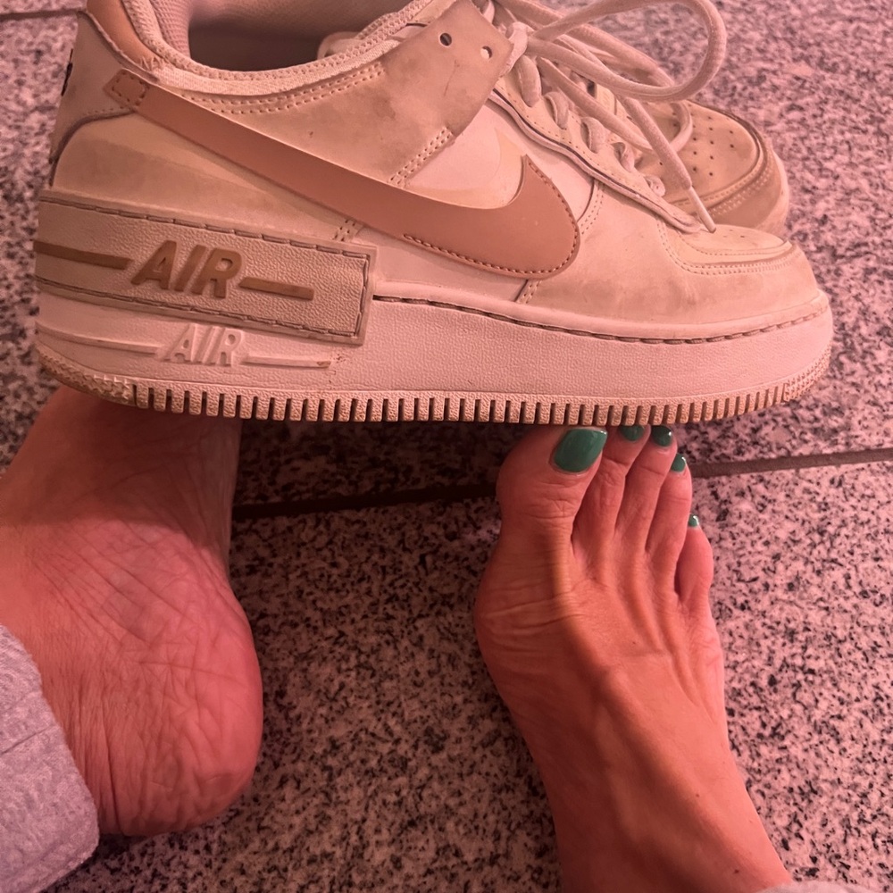 Nike Air Force 1 in Cream